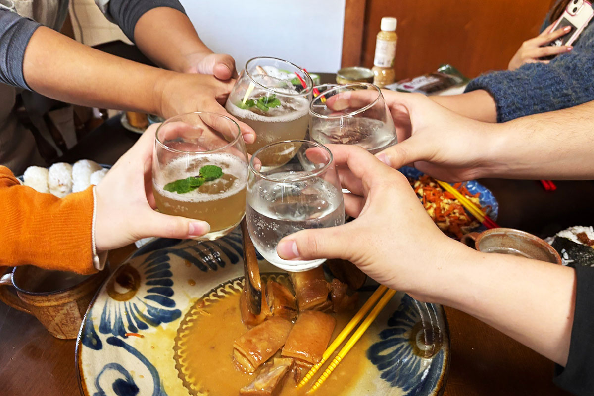 5代目当主と作る・食べる・飲む！「やんばる古民家ランチ体験」